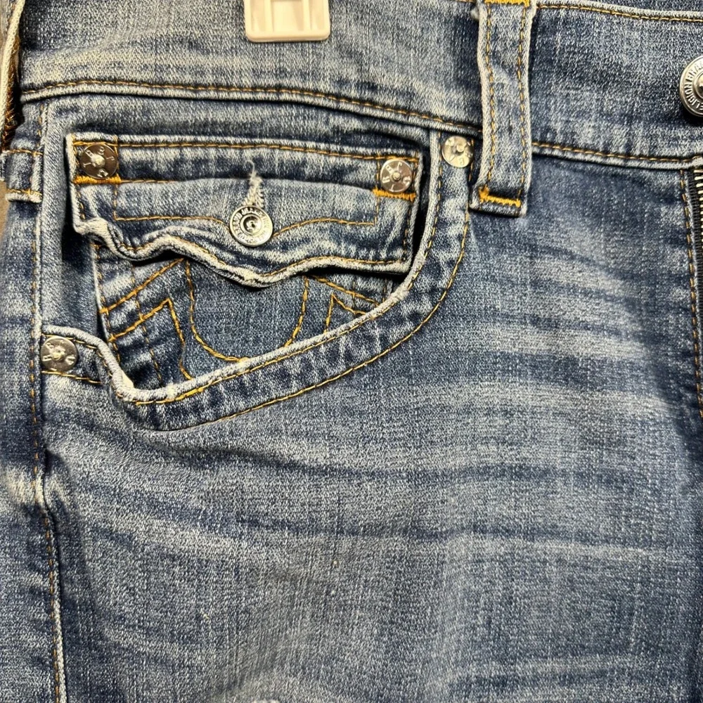 True Religion Jeans Mens 34 Blue Distressed Horseshoe Flap Pocket Excellent